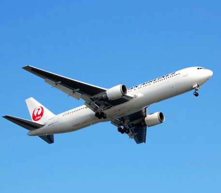 japanese air plane JAL
